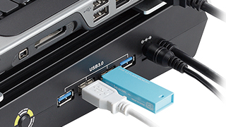 4ポートUSB3.0ハブを搭載 4ポートUSB3.0ハブを搭載