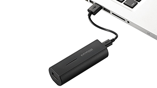 パソコンのUSBポートに接続することでも充電可能