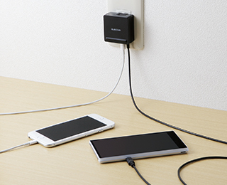 スマートフォンやタブレットを家庭用コンセントからそのまま充電できる充電器 スマートフォンやタブレットを家庭用コンセントからそのまま充電できる充電器