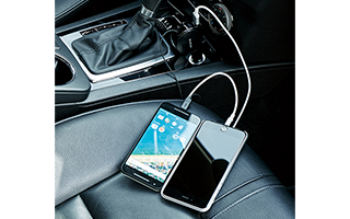 スマホやタブレットを車で充電 スマホやタブレットを車で充電