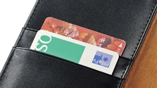 3つのカードポケット付き 3つのカードポケット付き