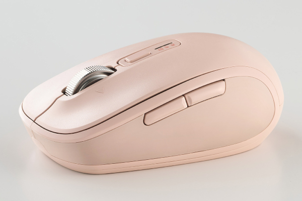 側面に握り心地の良いラバー素材採用